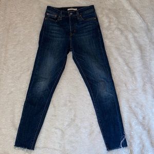Levi’s wedgie skinny jeans